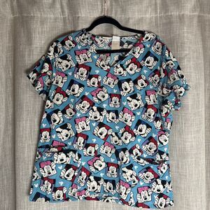 Disney Mickey And Minnie Mouse Women’s Scrub Top Size L Hearts Cute Medical Top‎